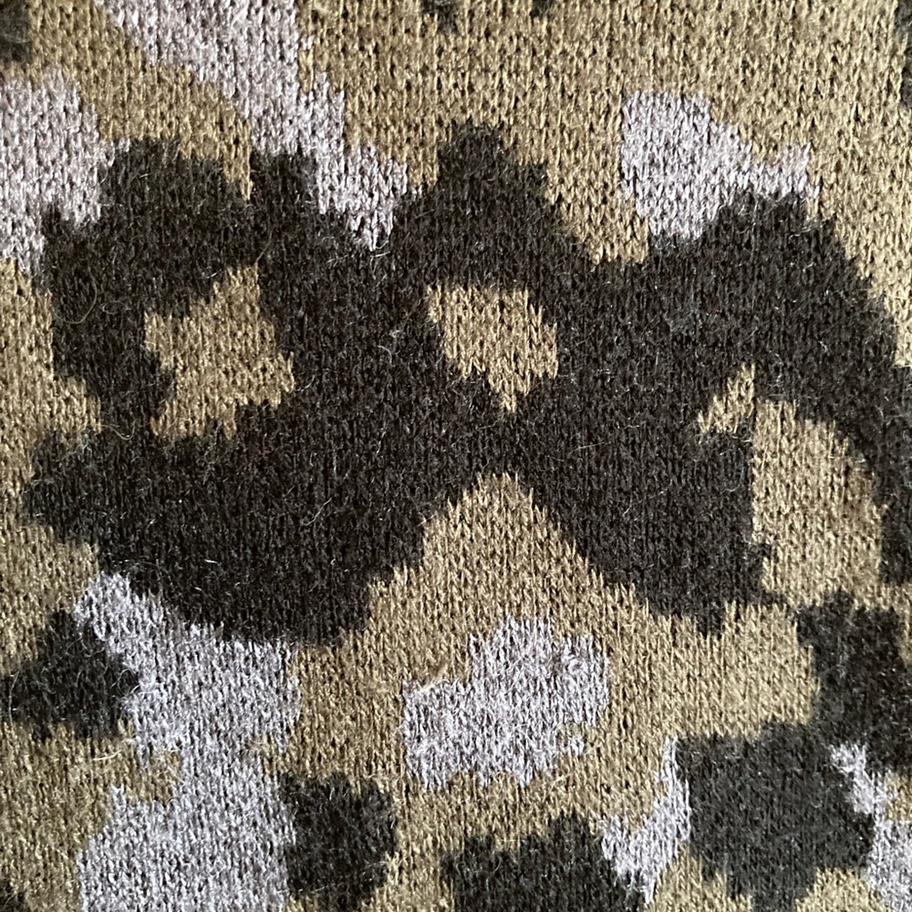 Anthropologie camo sweater, size extra small - Picture 3 of 8